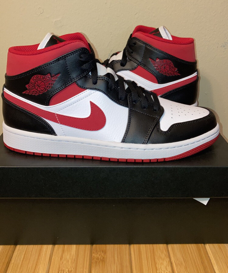 aj1 black white red
